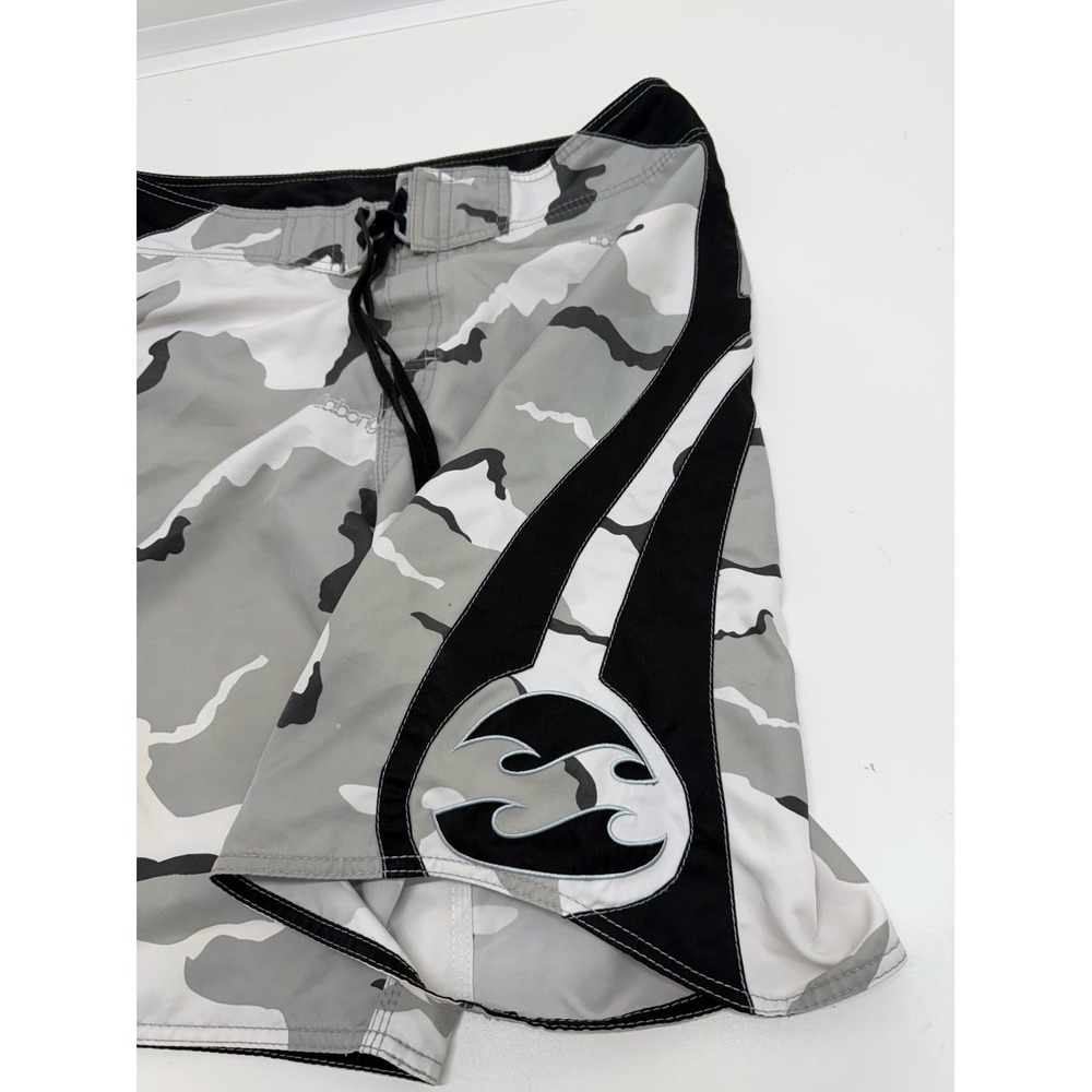Vintage Billabong Y2K Camo Board Shorts Size 36 Gray White Black Surf Swim Trunk - Picture 3 of 9